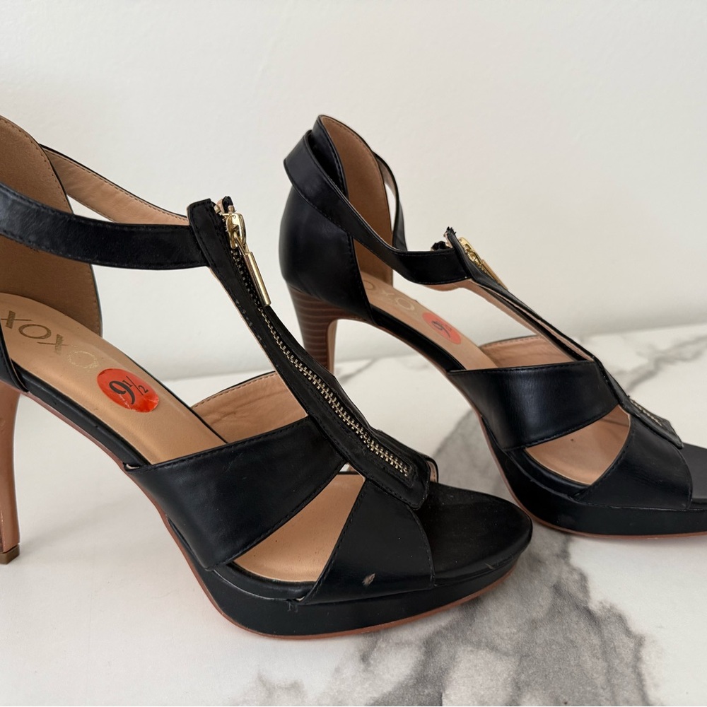 XOXO Black Platform Zipper pumps Boulder Spike heel Vegan Gold Hardware